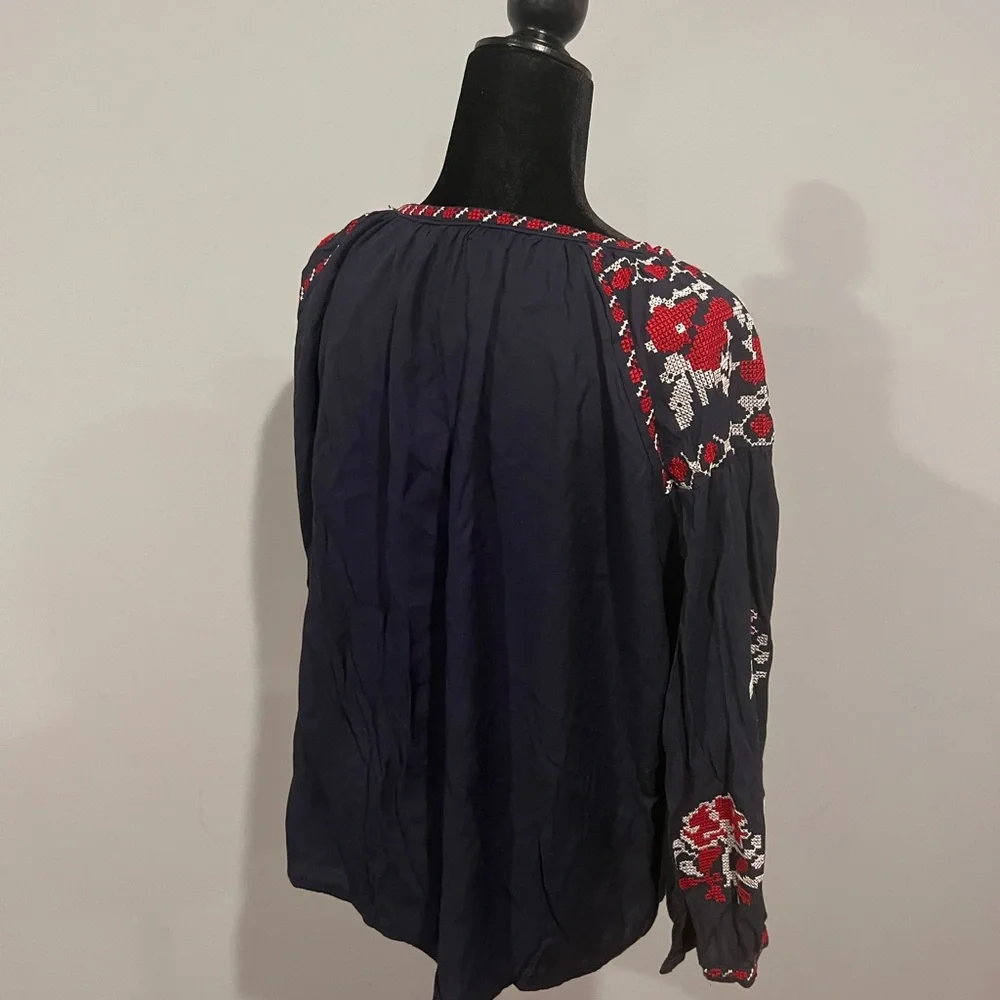 Embroidered loose linen tops!💙 - Picture 2 of 6